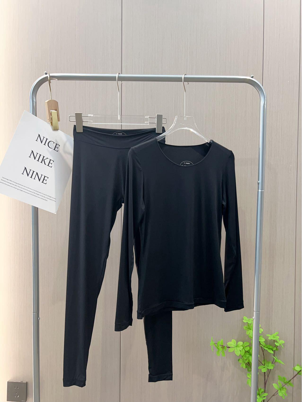 

High Elasticity Invisible Thermal Underwear Set for Women – Thin, Warm & Skin Beautifying for Autumn & Winter One Size (suitable for 90-180 jin)