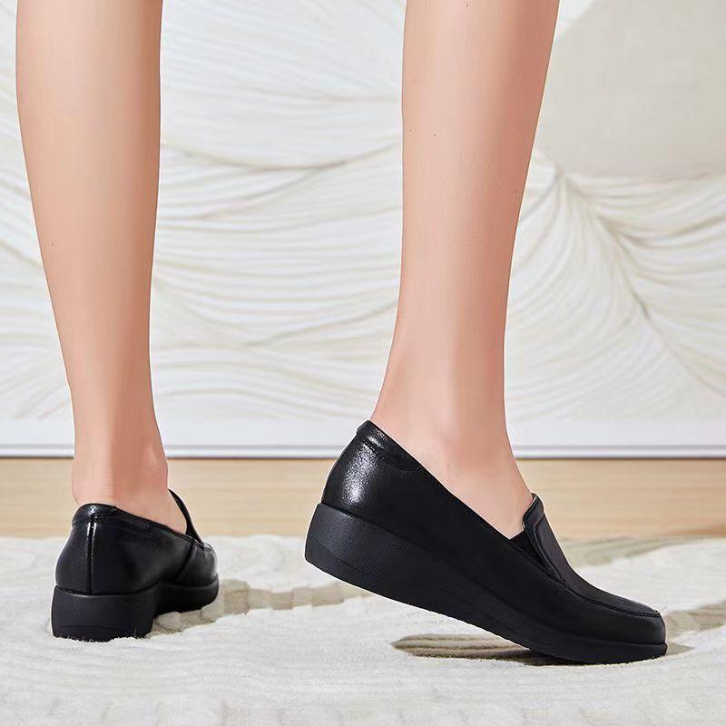 Soft leather comfortable middle-aged mother leather shoes non-slip soft sole wedge heel casual thick sole travel one pedal women's single shoes sp
