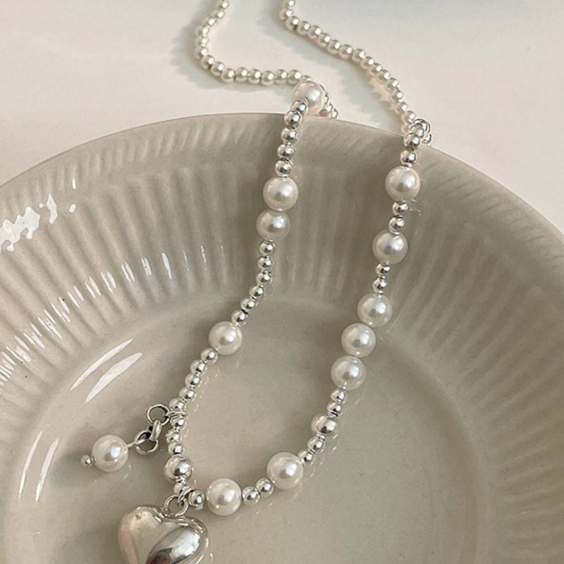 Elegant Big White Imitation Pearl Bead Necklace for Women Heart Shape Clavicle Chain Sweet Wedding Party Jewelry