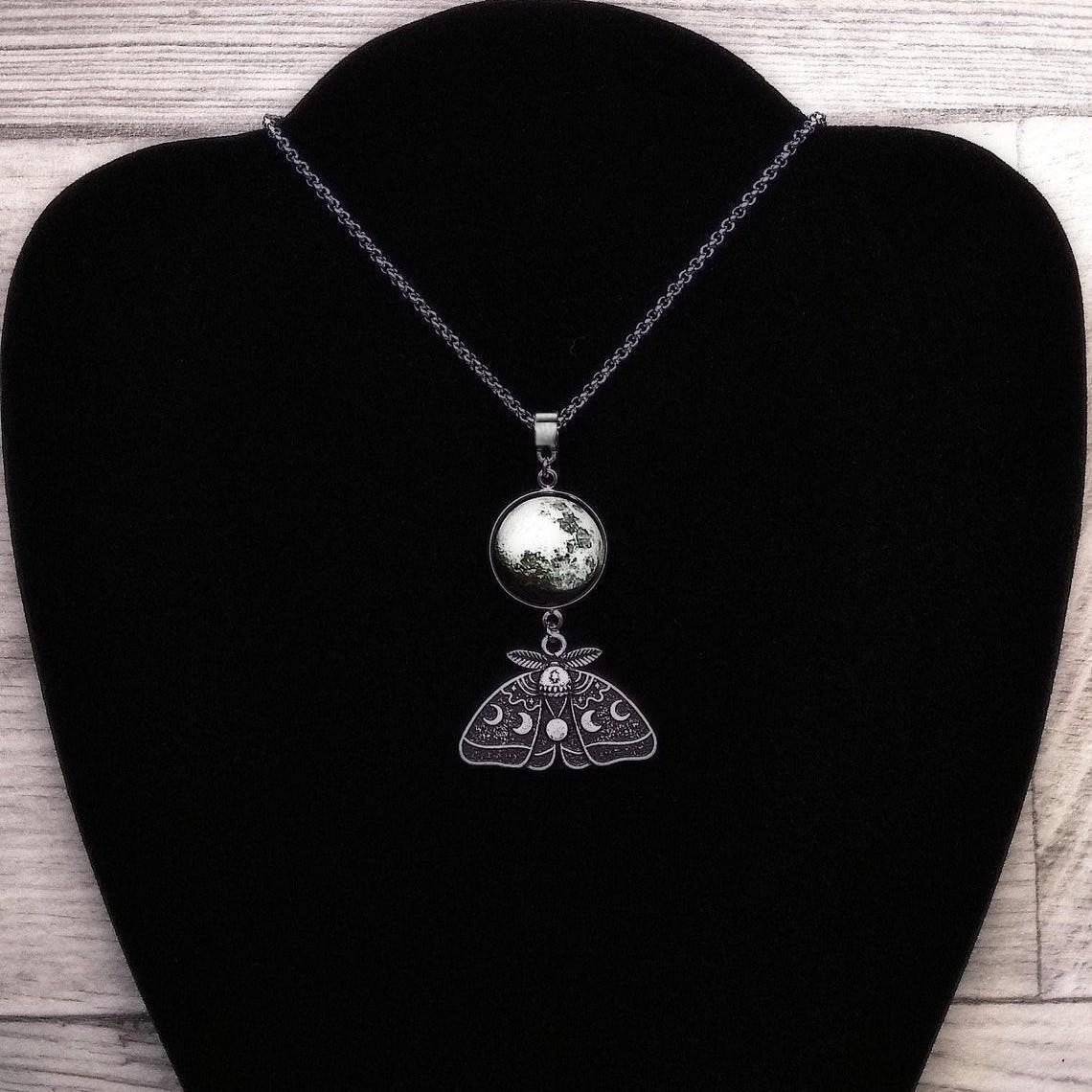 Gothic Victoria Ancient Silver Full Moon Moth Pendant Necklace for Women Halloween Heathen Mysterious Witch Jewelry Accessories