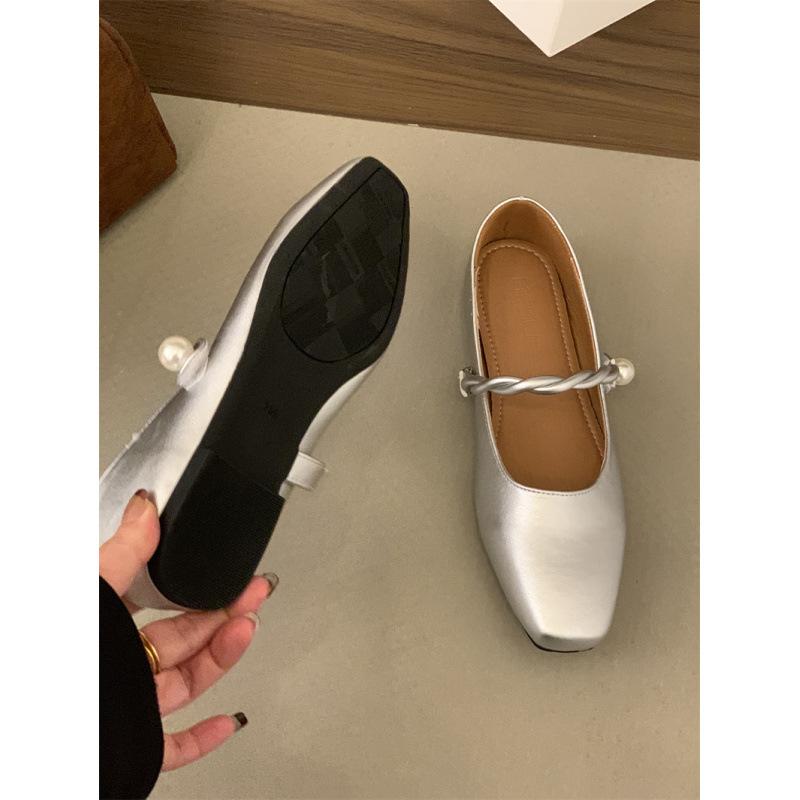 French single shoes women's summer 2025 autumn new gentle temperament low heel Mary Jane versatile flat small leather shoes soft