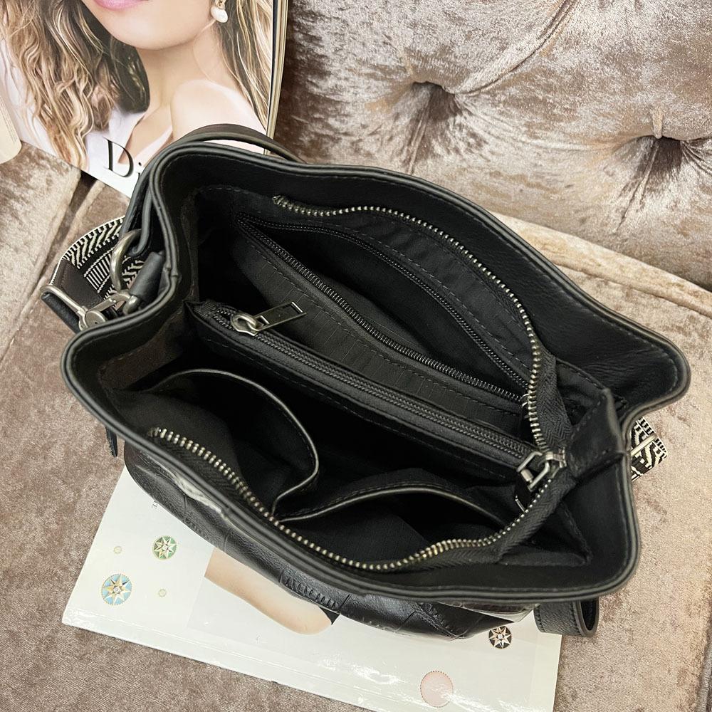 Niche Design Fashionable Black Crocodile Pattern Cowhide Bucket Bag Versatile Leather Shoulder Messenger Bag