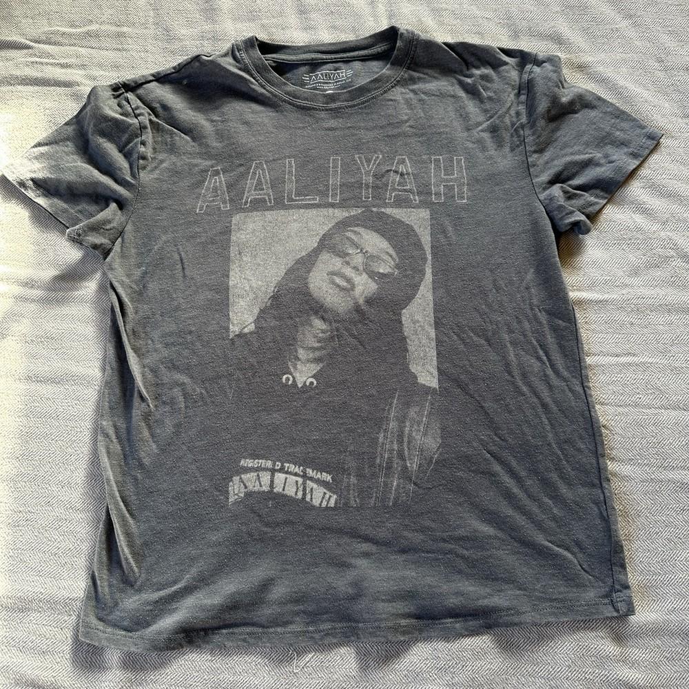 

Aaliyah Womens Size L Girls Retro Singer Unisex T-Shirt XL