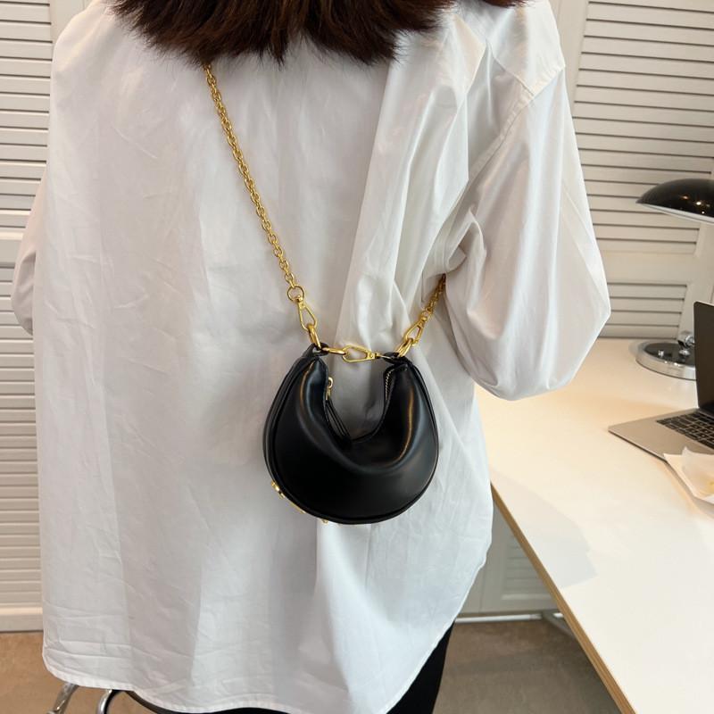 2024 New Ladies  Underarm Bag Fashion Shoulder Bag Chain Trendy Hand Carry Crossbody Bag Black,Small