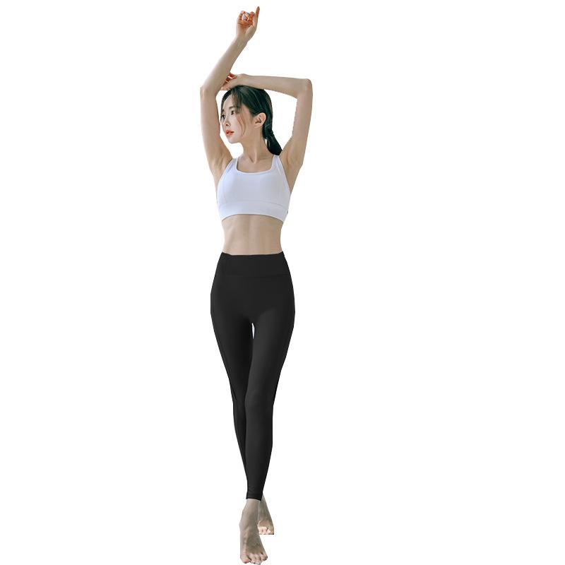 Women's Quick-Dry Yoga Vest with Chest Pads - Anti-Shake, Beautiful Back Pilates Top for 2023