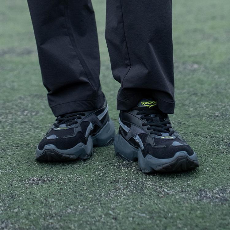 Reebok Fluffi Puff CN Retro Trend Thick Sole Versatile Dad Shoes Low Top Running Shoes Unisex Sneaker Black 24FRC913U1GH1