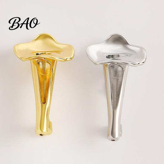 Minimalist Suit Pin Peanut/Calla Shaped Flower Insert Brooch, DIY Wearable Bouquet Holder Exquisite Jewelry Gift Brooch Clip, Metal Vase Lapel