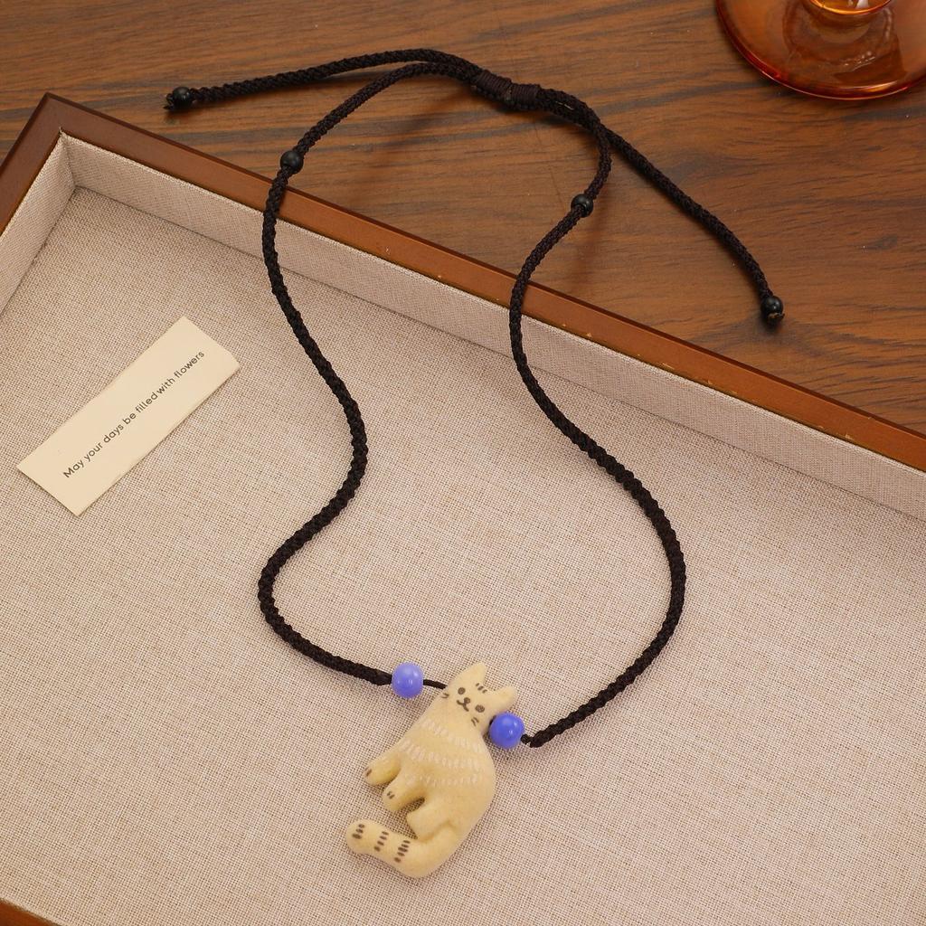 Retro Cute Beige Cat Pendant Black Rope Chain Necklace for Women Korean Winter Cartoon Animals Sweater Chain Jewelry Accessories