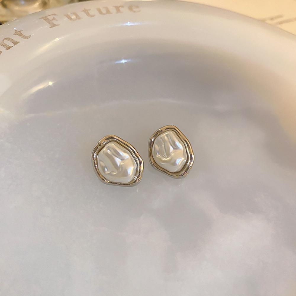 Silver Needle Retro Flower Pearl Earrings French Niche Stud Earrings Light Luxury High-end Earrings Women
