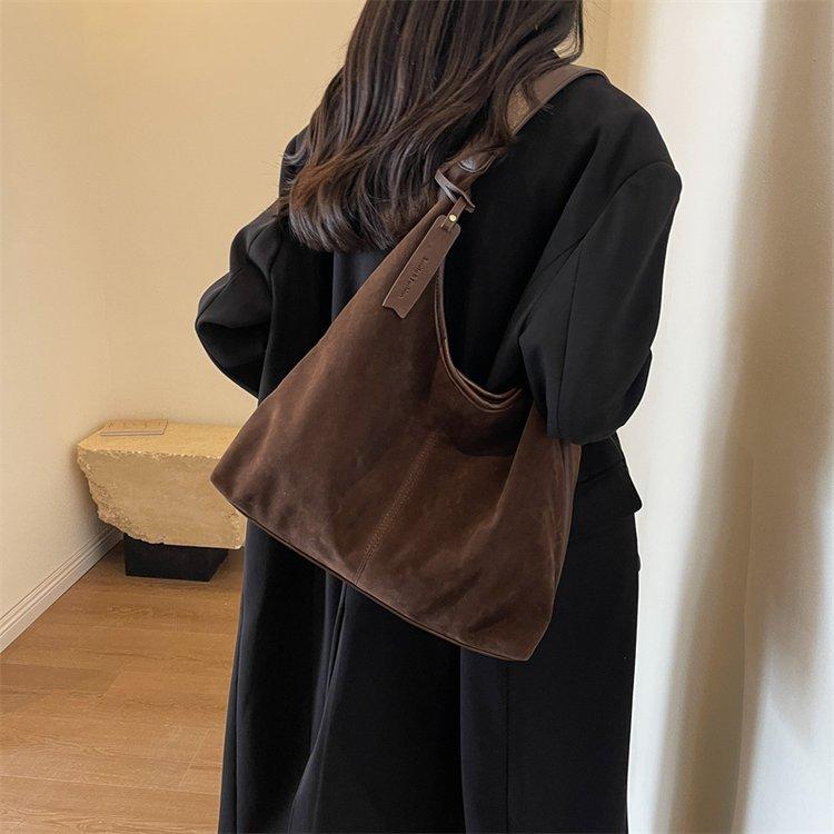 Retro Commuter Bag Women's Autumn and Winter New Suede Handbag Fashion Shoulder Bag Foreign Underarm Bag Women's Bag