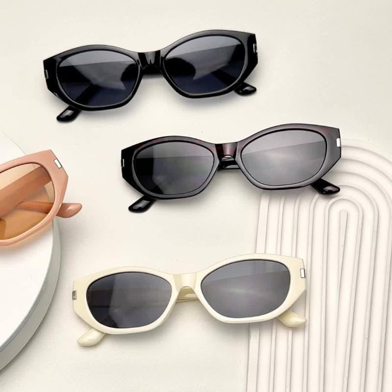 Women's Cat-Eye Fashion Glasses Lightweight Plastic Frame for Street Style