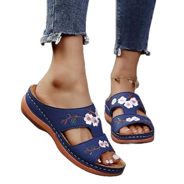 Summer new hollow flower embroidered sandals flat-soled large size rocking thread cool slippers
