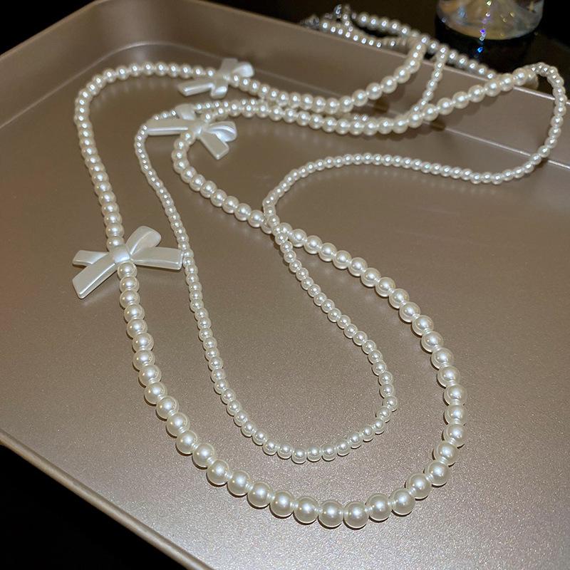 Vintage French Pearl Sweater Necklace: Elegant, Extra-Long Design for Versatile Fashion