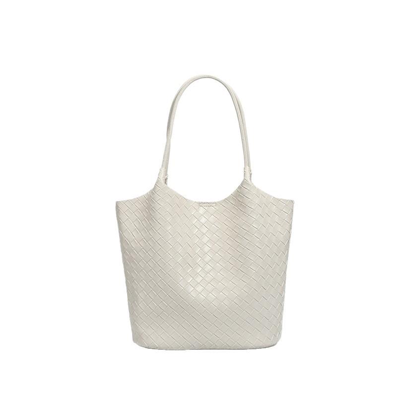Korean version of casual soft leather tote bag women's texture woven shoulder bucket bag simple and versatile commuter underarm mother bag