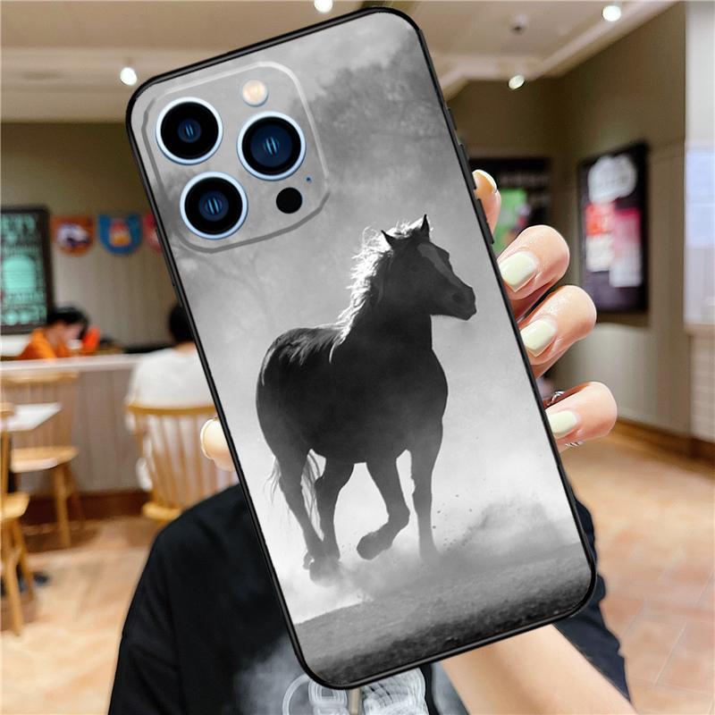 Running Horses Animal Case For iPhone 17 16 15 13 12 11 14 Pro Max Mini Plus 16e 17 Air Bumper Cover Accessories