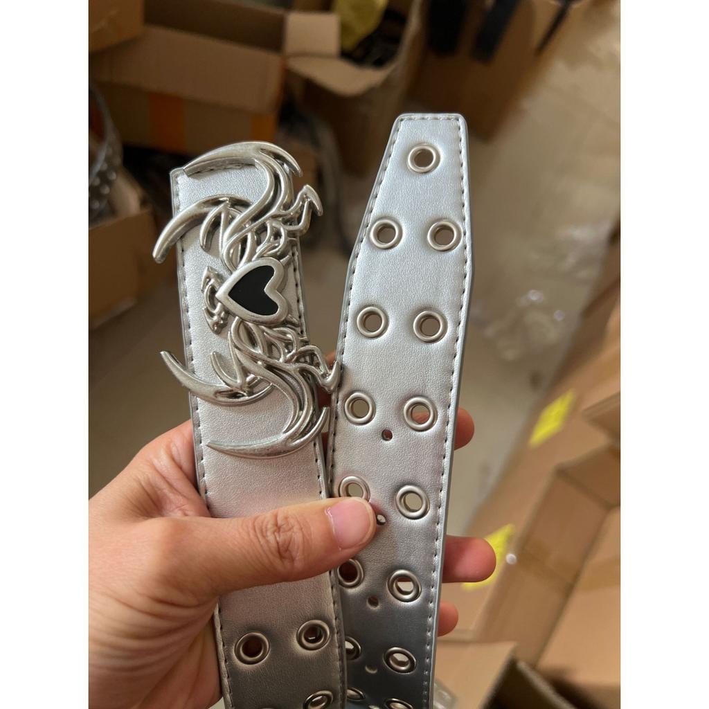 The Irregular-shaped Buckle Air Eye Belt Can Be Removed with Belt Buckles On Both Sides, Making It A Popular Instagram Belt for Both Men and Women