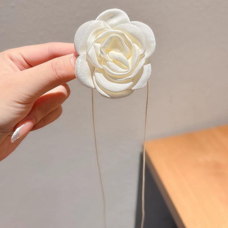 

Чокер из роз серии «Камелия»: Черно-белое цветочное ожерелье во французском стиле