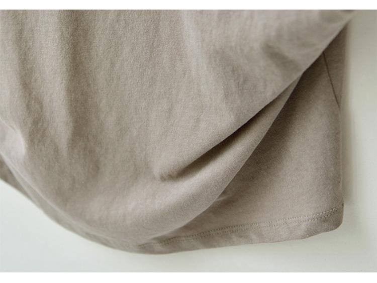 Kurzärmeliges Damen Übergröße T-Shirt im koreanischen Stil mit halbohem Kragen.