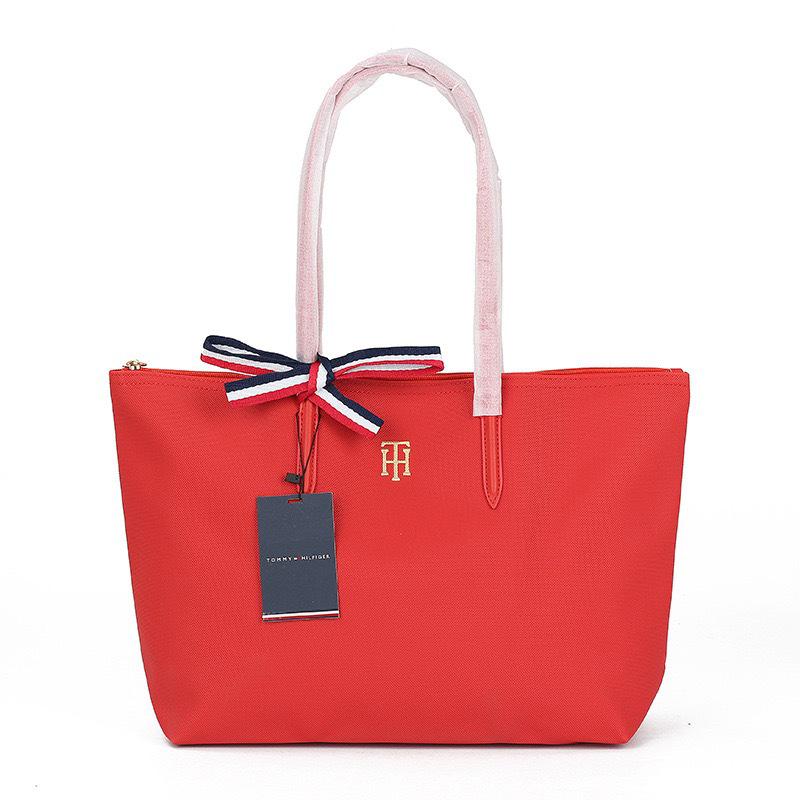 Women's Large-Capacity Lightweight Commuter Bag - Chic and Functional for Outdoor Use