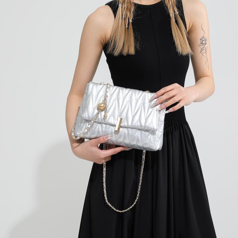 High-end Bag for Women's New Fashionable Texture Embroidered Shoulder Bag for Summer Niche Versatile Chain Crossbody Bag