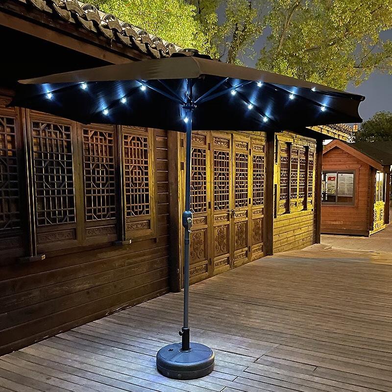 

Римська парасолька для відкритого двору з сонячним світлом