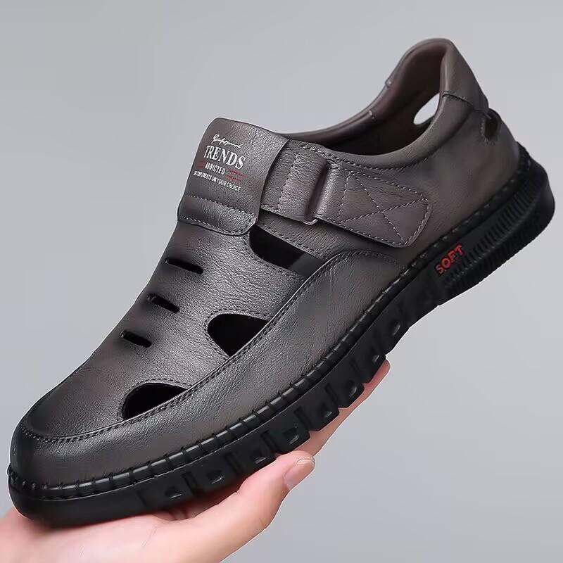 Men s Flat Bottom White Leather Sandals Summer New Style Casual Soft Bottom Anti-Slip Beach Shoe Breathable Trendy Roman Sandals 38