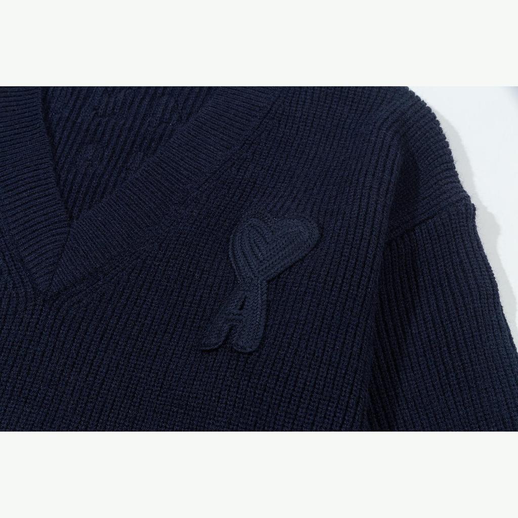 AMI New Autumn and Winter Knitted Striped V-neck Pullover, Long Sleeved with Heart-shaped Text Logo, Knitted Sheep Sweater Jacket