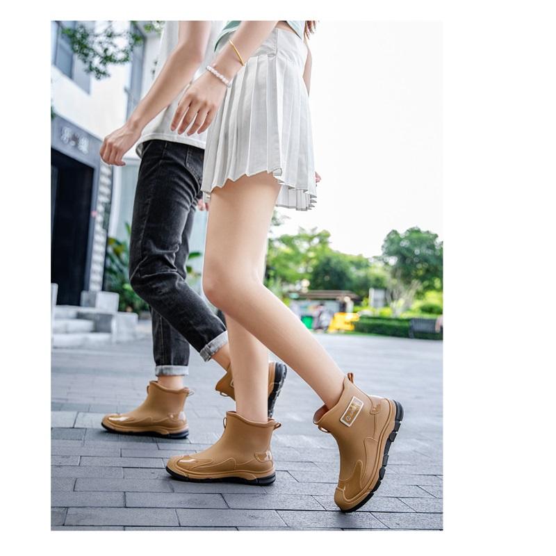 Winter Outdoor Short Tube Waterproof And Anti Slip Rain Shoes Rubber Shoes