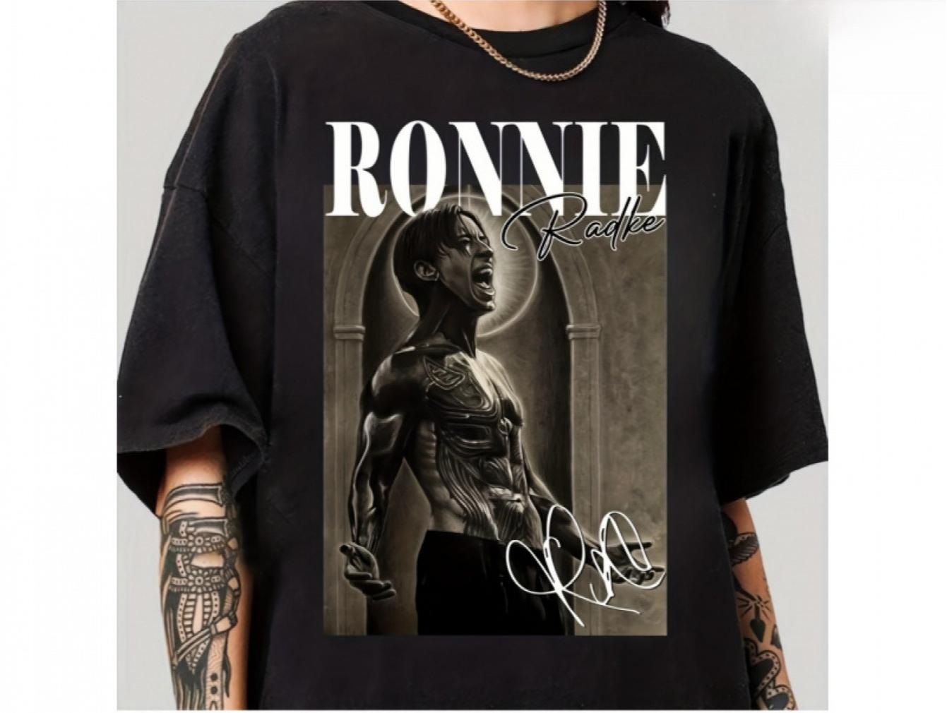 

Classic Ronnie Avatar Pattern Paired with Band Logo/signature Print, Unisex Music Themed T-shirt for Daily Wear - Men s Summe... S