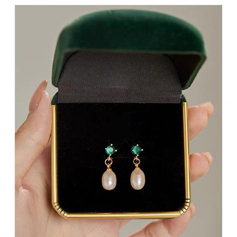 Green emerald zircon small earrings women's exquisite natural freshwater pearl earrings French retro premium stud earrings