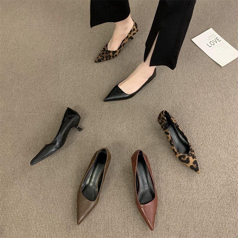 Nuovi tacchi alti a punta con scollatura bassa per primavera e autunno, stampa leopardata, alla moda, versatili, con temperamento, per il commuting, tacco basso, kitten heels e scarpe singole