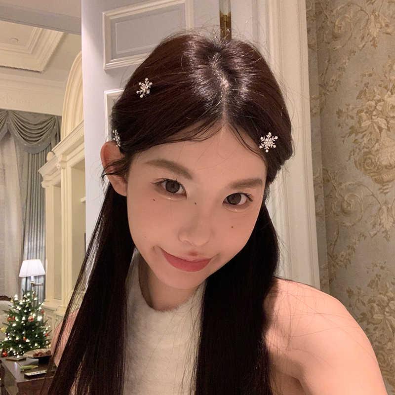 High-End Christmas Rhinestone & Pearl Snowflake Hair Clips – Elegant Duckbill Hairpins for Women