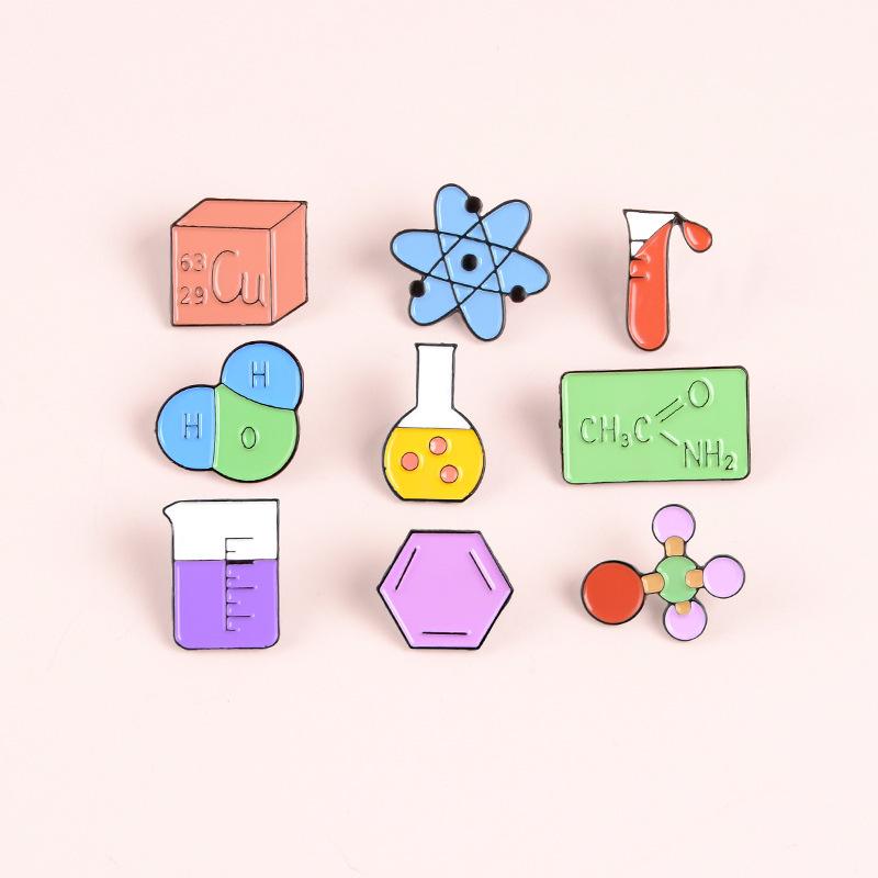 Broche de Elemento Metálico de Química - Alfinete de Desenho Animado para Decoração e Emblemas.
