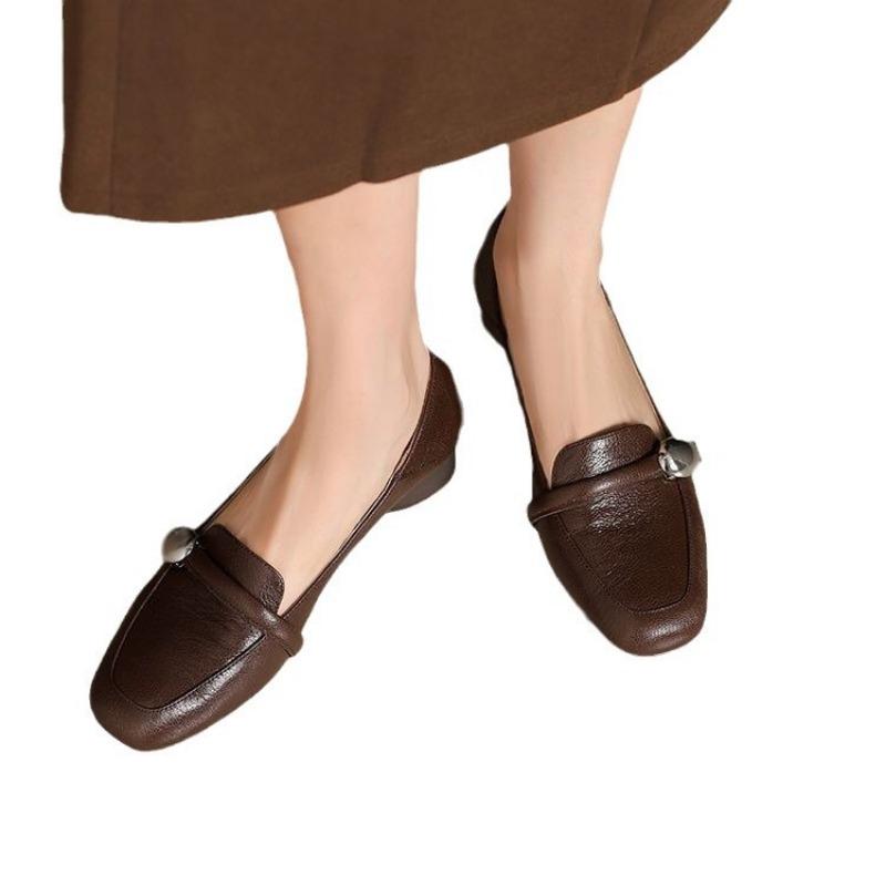 Fashion French Retro One Foot Shallow Mouth Single Shoe for Women Round Toe Mid Heeled Loafers For Work Small Leather Shoes For Women