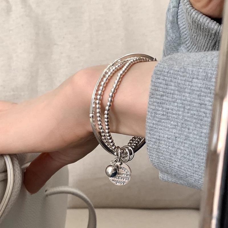 Koreanisches dreilagiges Armband mit rundem Anhänger: Damenmode, leichter Luxus & exquisites Design