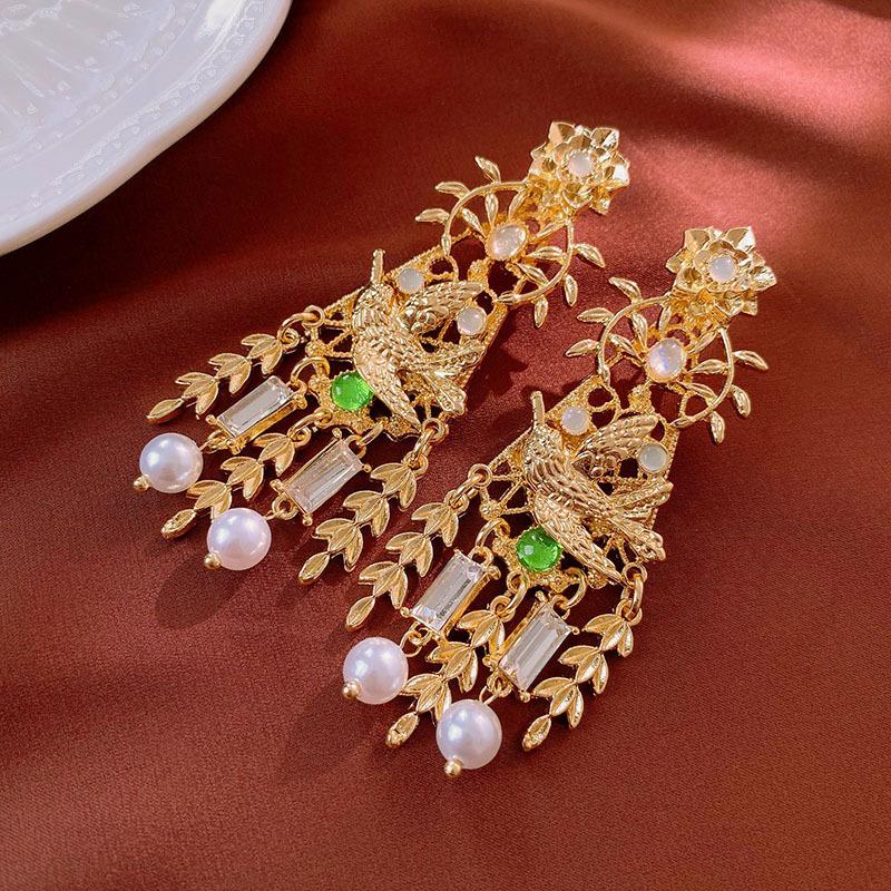 Medieval vintage earrings, court style niche high-end stud earrings Internet celebrity retro earrings jewelry women