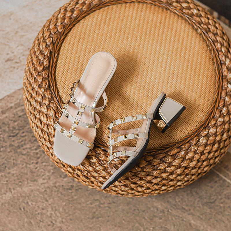 

2025 summer new square head rivet thick heel with slippers Roman sandals open-toe outer wear simple and gentle 34 абрикосовый