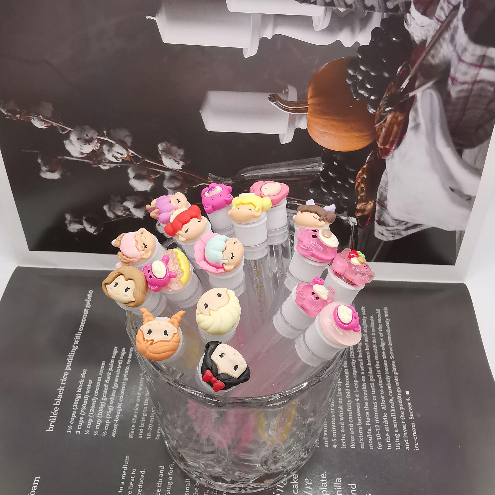 

Rotating Cartoon Crystal Eyelash Brush: Portable Makeup Tool