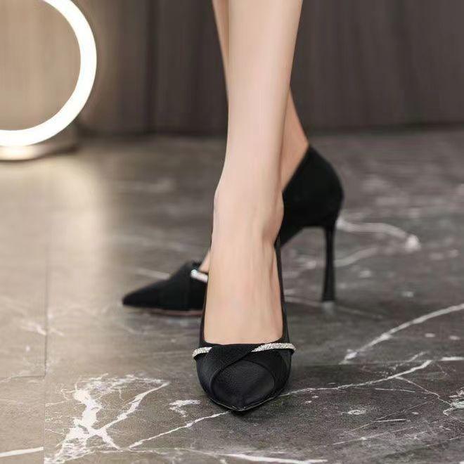 Internet celebrity Korean version of heightening women's high heels 2025 spring French girl thin heel casual versatile pointed shoes