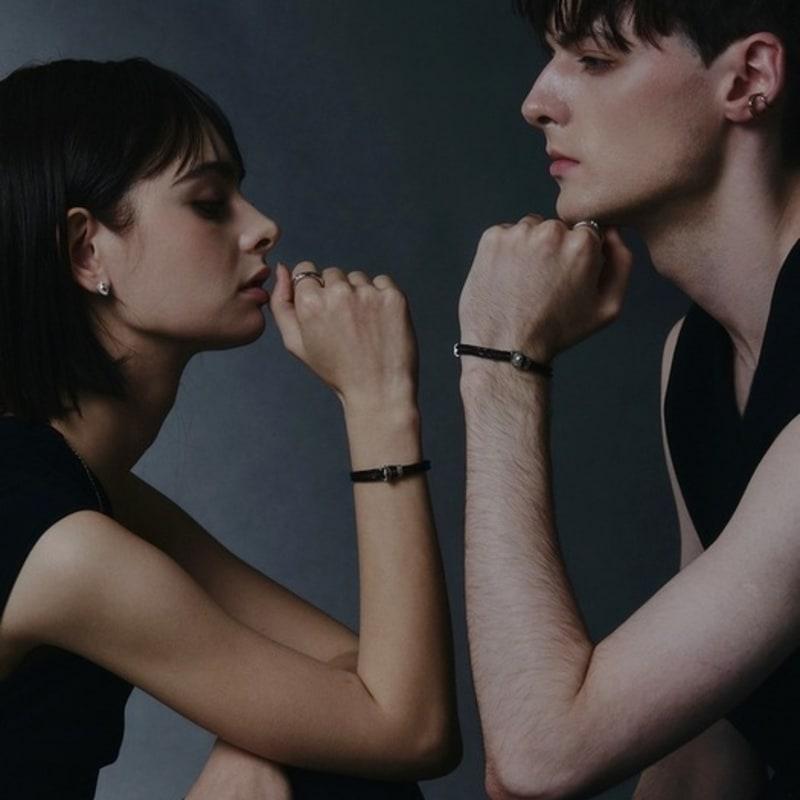 Aphrose Sea Otter Face Pendant Leather Bracelet (Black)