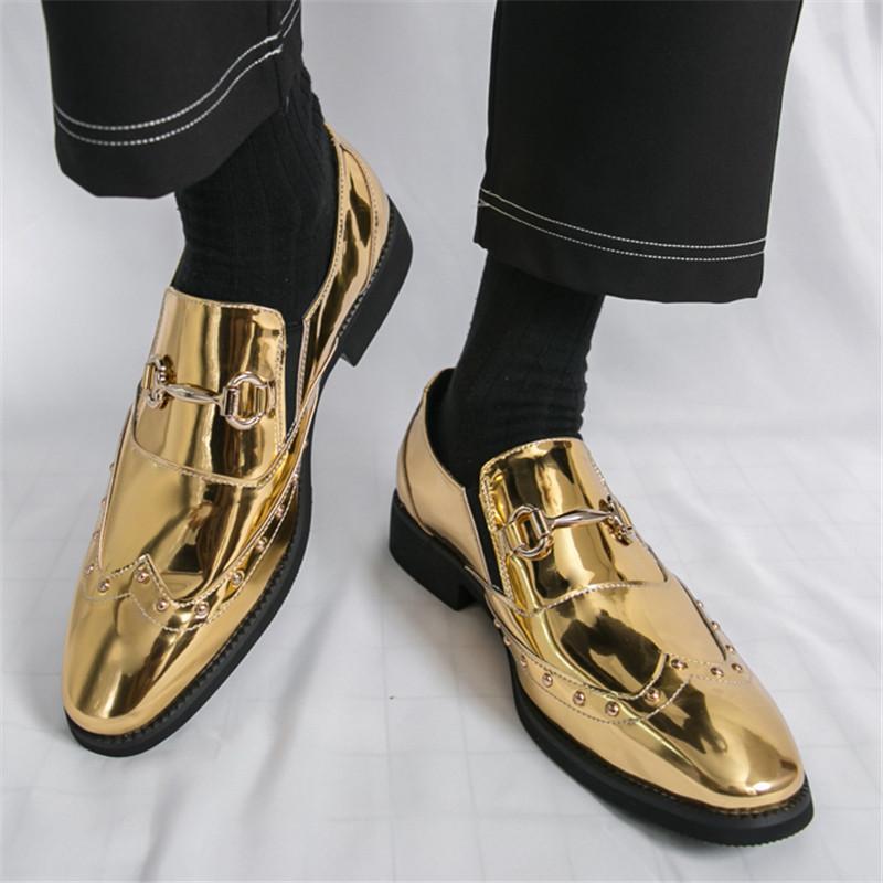Fashion New Gold Punk Rivet Loafers New Men's Pointed Metal Chain Leather Shoes Male Designer Formal Wedding Dress Homecoming Footwear