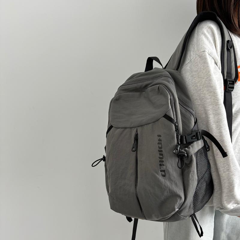 Japanese Light Weight Weight Backpack for Men and Women Large High School High School Commuter School Bag Outdoor Mountaineering Touring Backpack