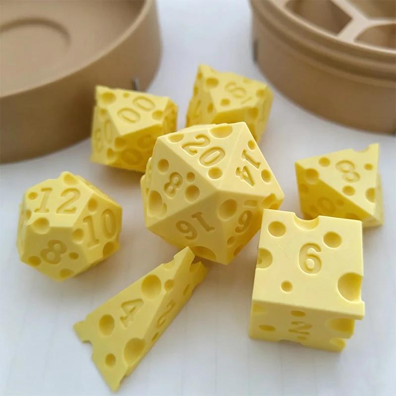 Необычная коробка для кубиков в форме сыра, портативный набор кубиков D4 D20, реквизит для вечеринки, семейного сбора, настольной игры