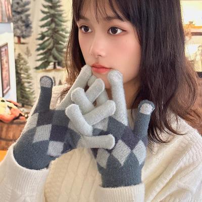 Falling Pool Knitwear: Diamond Plaid Wool Cycling Gloves - Warm, Cute, Versatile, Color-Blocked for Students