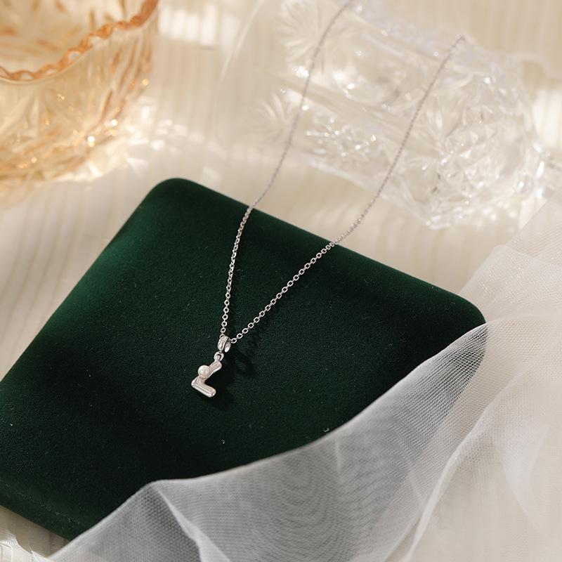 Banyan Tree S925 Silver Alphabet Pendant Necklace - Minimalist Clavicle Chain for Women, Fashionable and Versatile.
