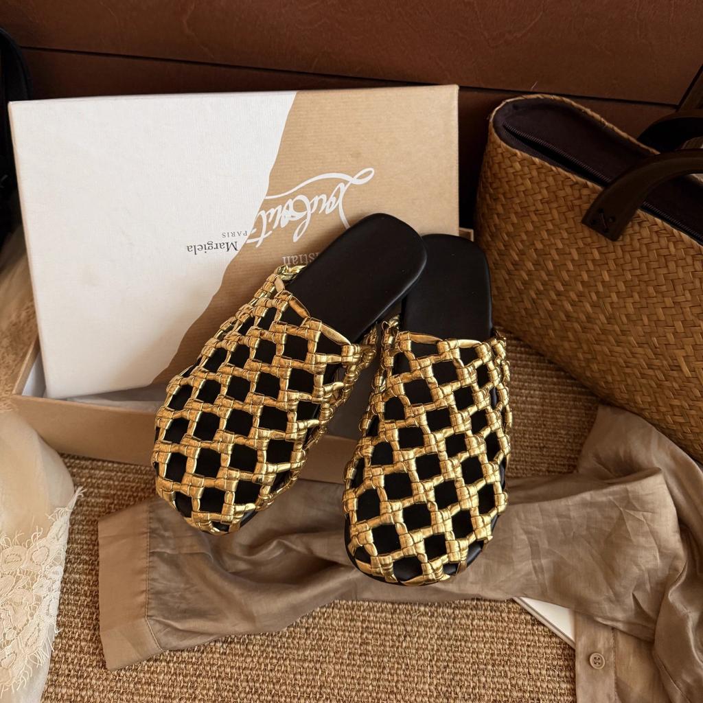 Beautiful woven hollow cool slippers women's summer wear 2025 new super fire fashion fishing net shoes bag head half slippers