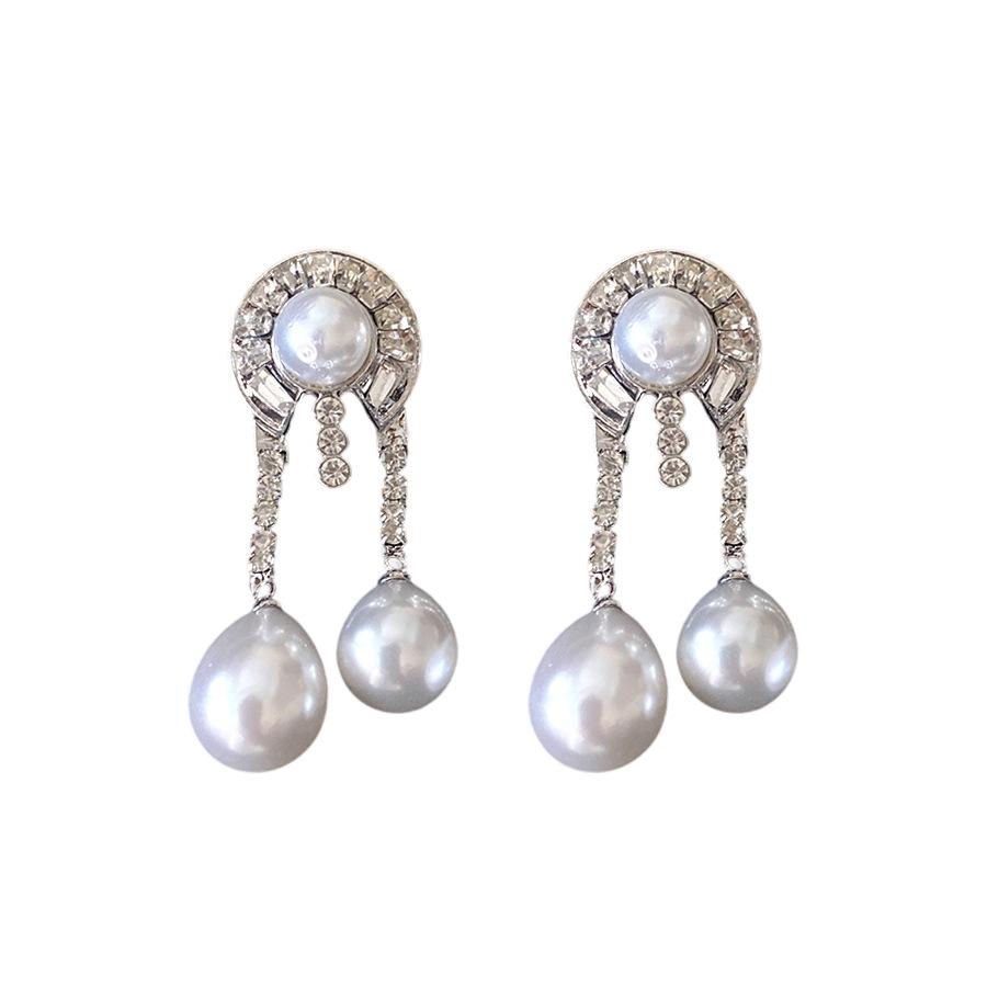 Silver needle exaggerated diamond-set geometric round pearl earrings exquisite simple fashion stud earrings niche high-end earrings