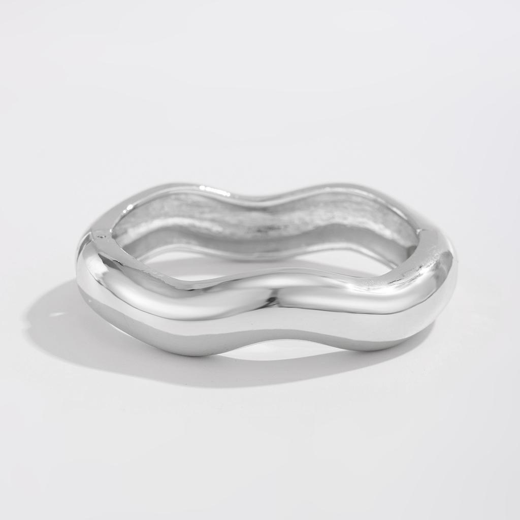 Exaggerated Metal Large Wide Face Spring Bracelet Bracelet Punk Style Texture Vertical Pattern Bracelet Female