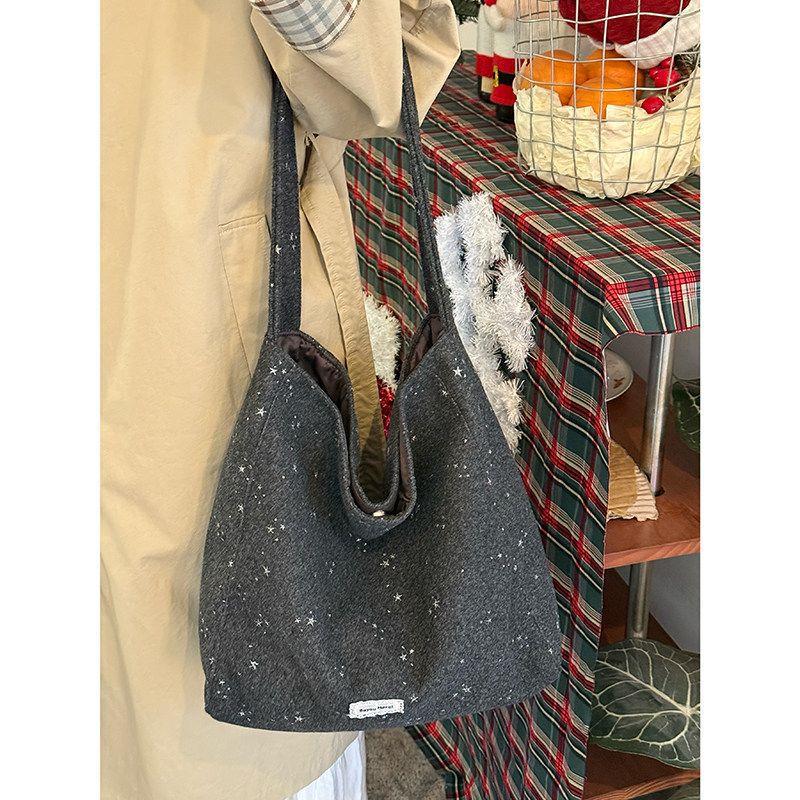 Tote Bag with Capacity, Single Shoulder Bag, Versatile and Unique Handbag for Casual Use