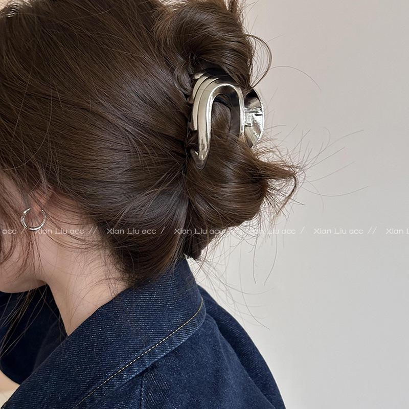 2024 Women s Metal High Ponytail Claw Clip: New Shark Style Temperament Half-Up Hair Accessory